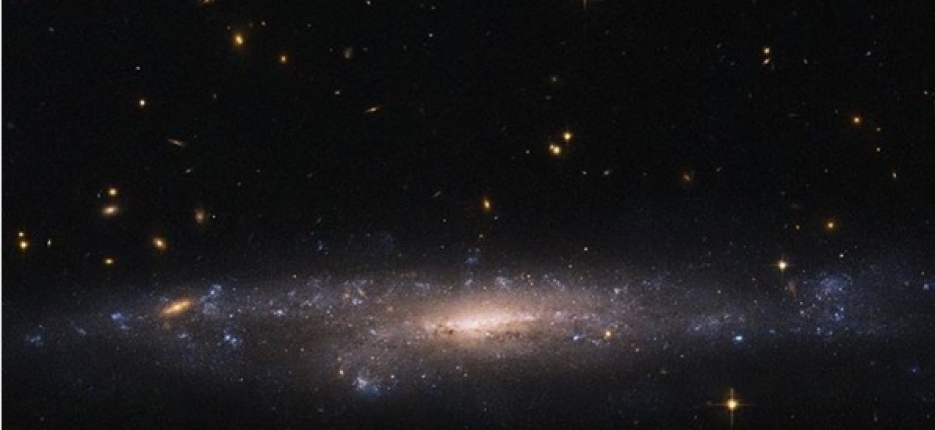 Telescpio da Nasa captura imagens de cometa que se aproxima da Terra